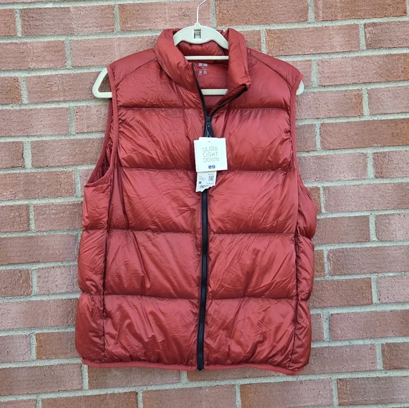 Uniqlo Ultra Light Down Vest Men's Red Size Medium - Picture 2 of 7